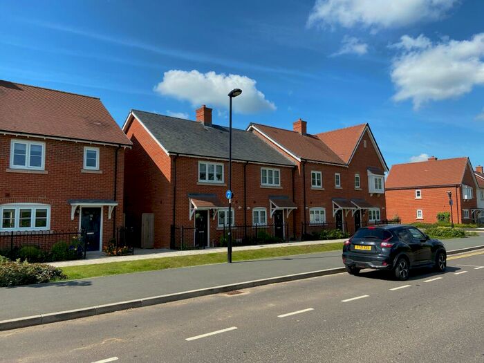 3 Bedroom House To Rent In Houghton Avenue, Berewood, PO7