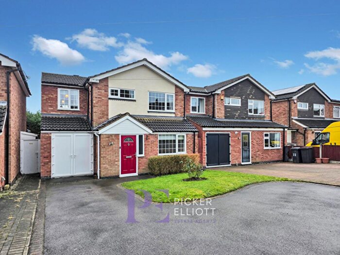 4 Bedroom Detached House For Sale In Clifton Way, Hinckley, LE10