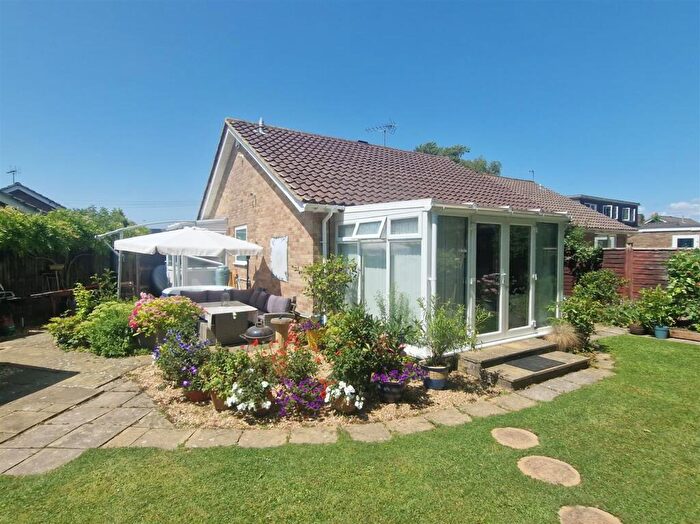 2 Bedroom Semi-Detached Bungalow For Sale In Spinney Walk, Barnham, PO22