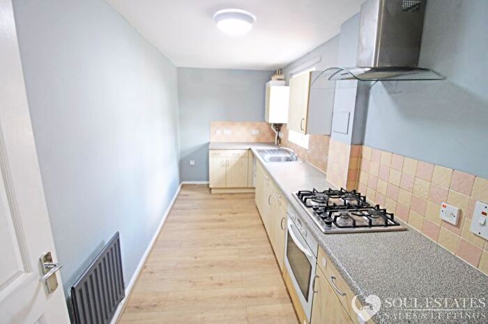 2 Bedroom Flat To Rent In Groveland Road, Tipton, DY4