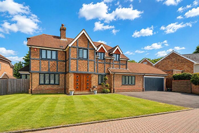 6 Bedroom Detached House For Sale In Beechfield, Banstead, SM7