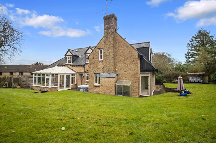 4 Bedroom Detached House For Sale In Bridport, Dorset, DT6