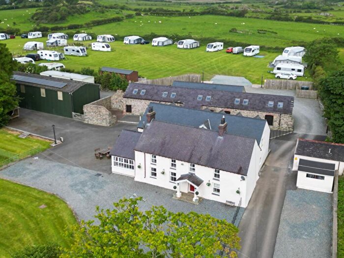 7 Bedroom Equestrian Facility For Sale In Cerrigceinwen, Bodorgan, LL62