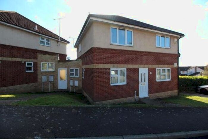 2 Bedroom Property To Rent In Seaview Avenue, Vange, Basildon SS16