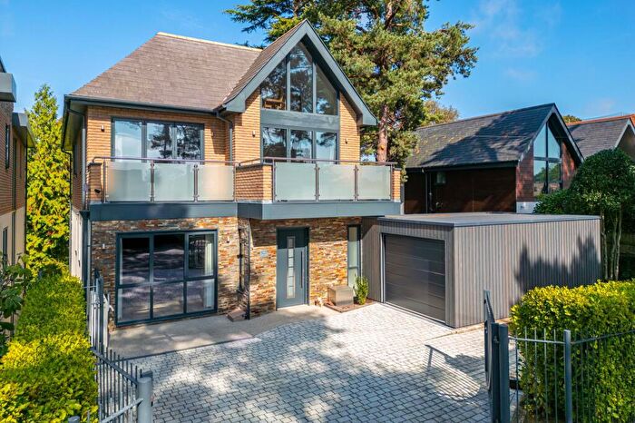 5 Bedroom Detached House For Sale In No Forward Chain - Clifton Road, Lower Parkstone, Poole, BH14