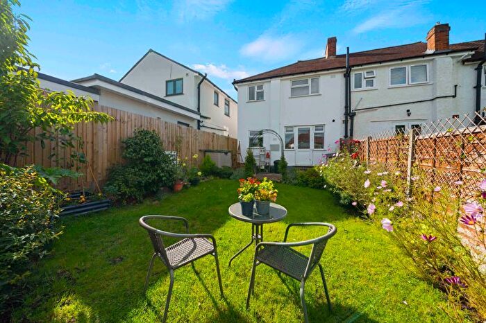 3 Bedroom End Terrace House For Sale In Browning Avenue, Worcester Park, KT4