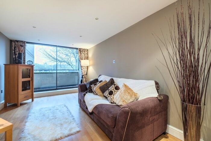 1 Bedroom Flat To Rent In Hopton Street, London, SE1