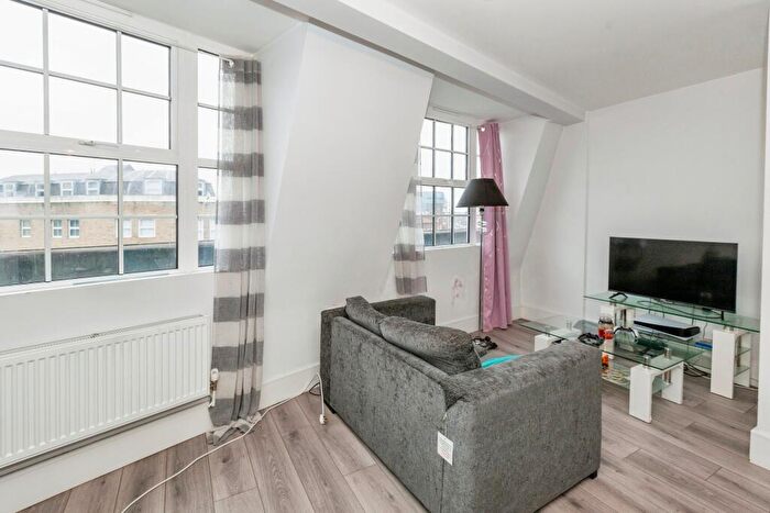 1 Bedroom Flat For Sale In High Street, Slough, SL1
