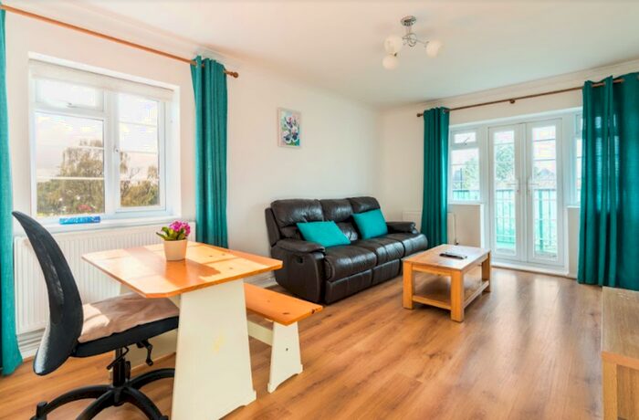 2 Bedroom Flat To Rent In Reservoir Road, London, N14