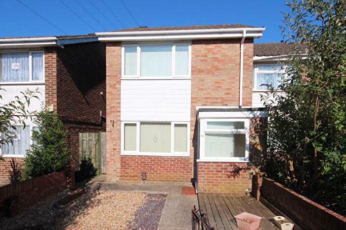 2 Bedroom End Of Terrace House For Sale In Lime Grove, Paulsgrove, Portsmouth, PO6