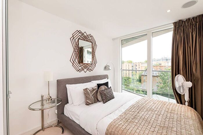 2 Bedroom Flat To Rent In Grosvenor Waterside, Pimlico, London, SW1W