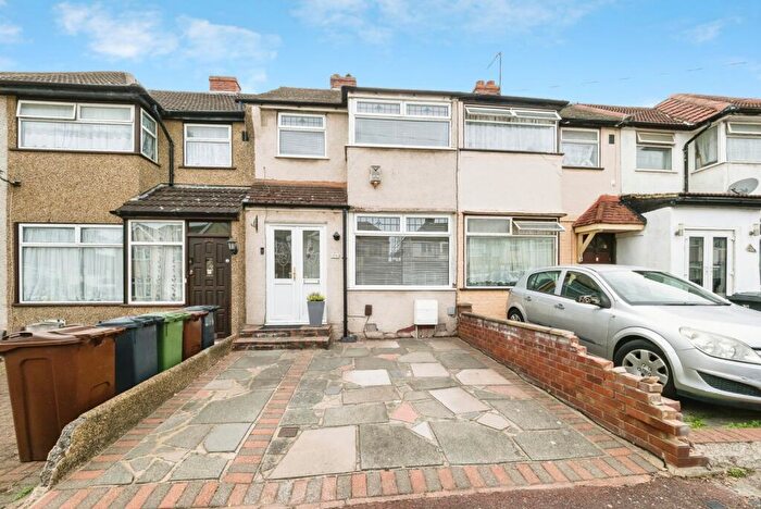 3 Bedroom Terraced House For Sale In Third Avenue, Dagenham, Essex, RM10