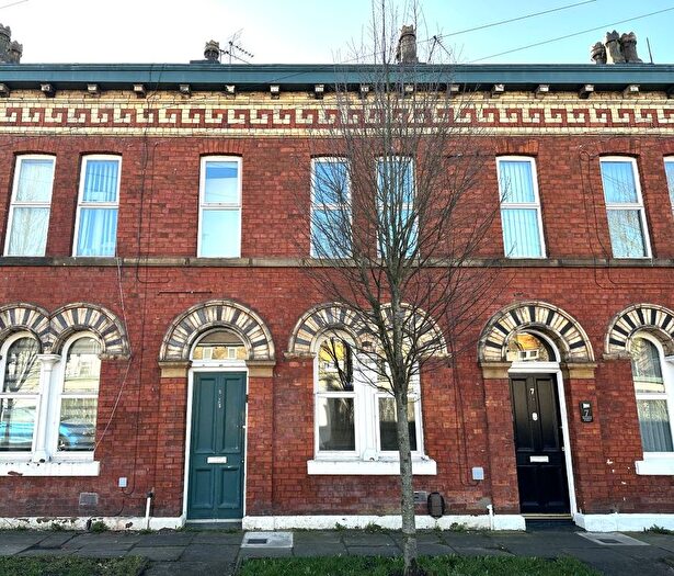 2 Bedroom Terraced House For Sale In Melrose Street, Oldham, OL1