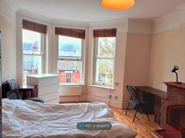 4 Bedroom Maisonette To Rent In Loraine Mansions, London, N7