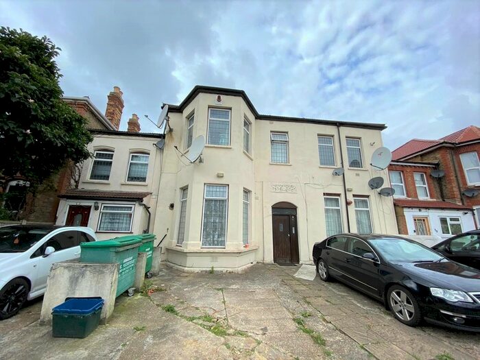 1 Bedroom Studio To Rent In Norfolk Road, Seven Kings, Ilford IG3