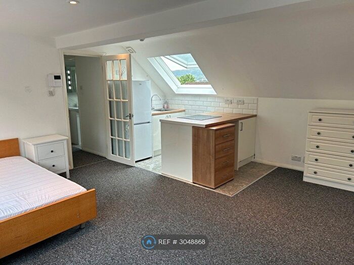 Studio To Rent In Blenheim Park Road, South Croydon, CR2