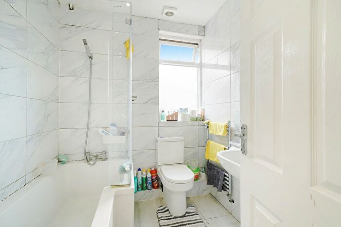 5 Bedroom Semi-Detached House For Sale In Kingsway, Wembley, HA9