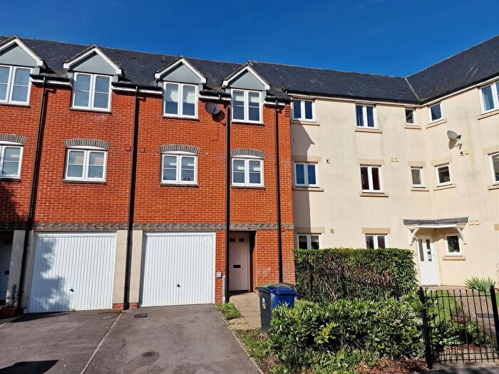 4 Bedroom Terraced House To Rent In Oake Woods, Gillingham, SP8