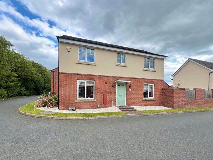 4 Bedroom Detached House For Sale In Dawn Close, Wollaston, Stourbridge, DY8