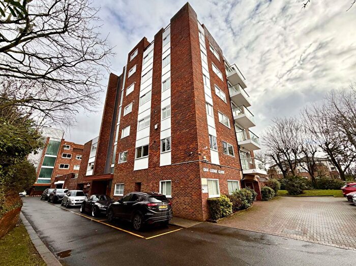 2 Bedroom Flat For Sale In Oak Lodge Close, Stanmore, HA7