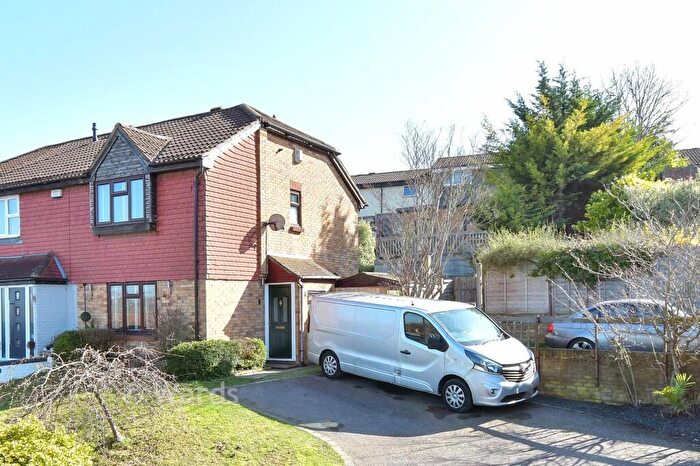 3 Bedroom Semi Detached House For Sale In Freshwater Road, Walderslade, Chatham, Kent, ME5