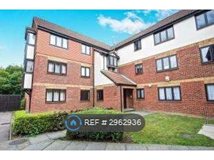 2 Bedroom Flat To Rent In Falcon Way, London, NW9