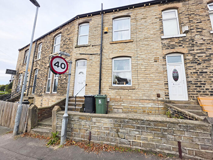 2 Bedroom Terraced House For Sale In Oak Road, Huddersfield, HD2