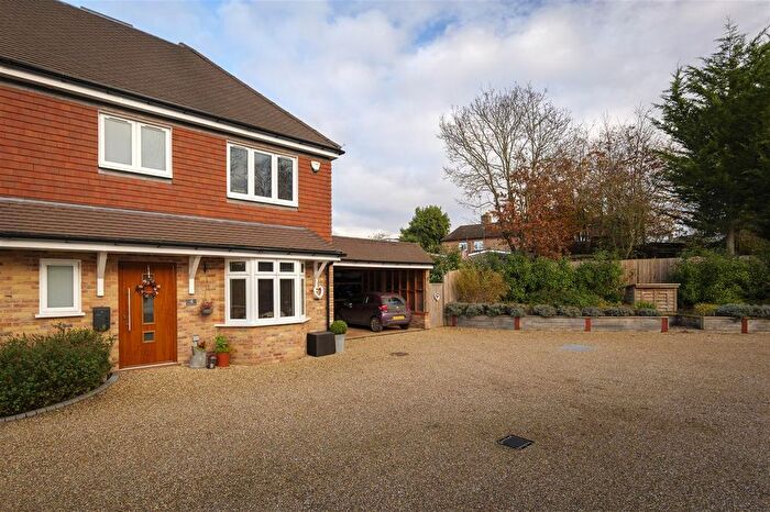 4 Bedroom Detached House For Sale In Meadow View, Pinnock Place, Pluckley, TN27