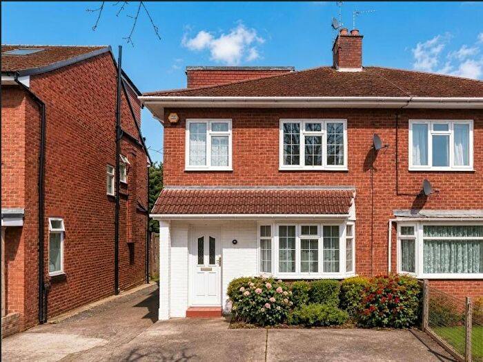 4 Bedroom Semi-Detached House For Sale In Kingshill Avenue, Northolt, UB5