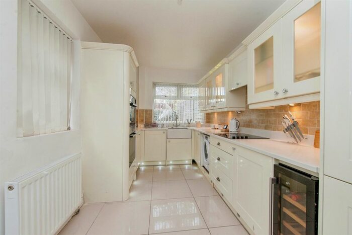 2 Bedroom End Of Terrace House For Sale In Ashton Road, Castleford, WF10