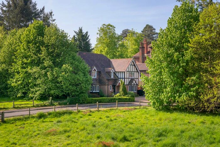 5 Bedroom Detached House For Sale In Old Rectory Close, Mersham, Ashford, TN25