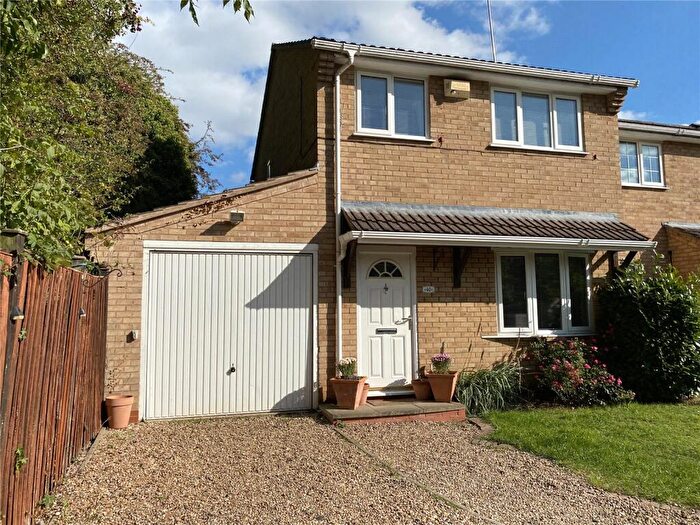 3 Bedroom Semi Detached House For Sale In Grosvenor Close, Glen Parva, Leicester, Leicestershire, LE2