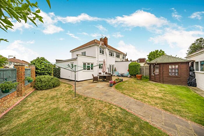 3 Bedroom Semi Detached House For Sale In Lodge Way, Shepperton, TW17