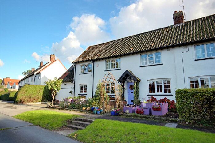 5 Bedroom Semi-Detached House For Sale In Cold Harbour View, Bishop Burton, HU17