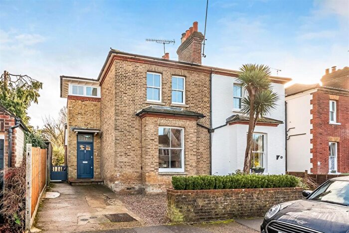 3 Bedroom Semi Detached House For Sale In Clinton Road, South Leatherhead, KT22