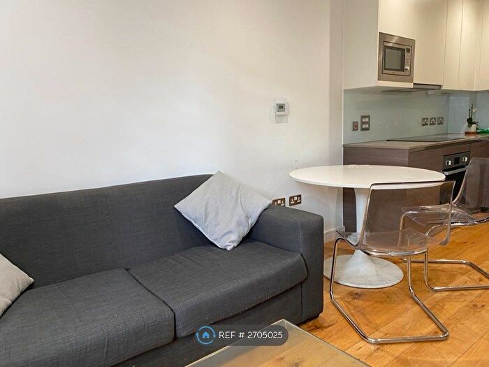 Studio To Rent In Central House, Hounslow, TW3