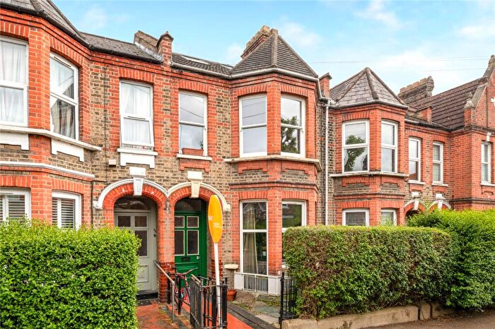 2 Bedroom Flat To Rent In Cornwallis Road, Walthamstow, London, E17