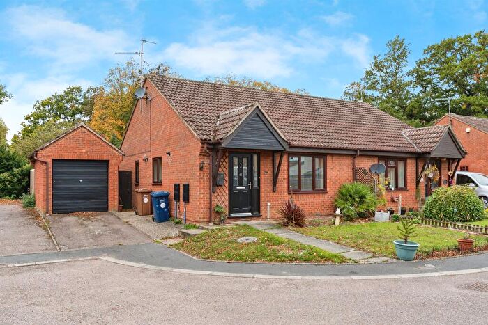 2 Bedroom Semi-Detached Bungalow For Sale In St Pauls Drive, Chatteris, PE16