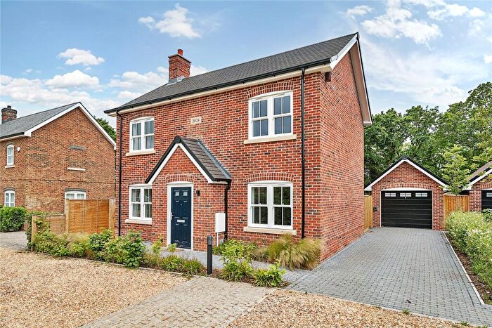 4 Bedroom Detached House For Sale In Nursery Grove, Pennington, Lymington, Hampshire, SO41