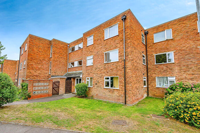 2 Bedroom Flat For Sale In River Park, Hemel Hempstead, HP1