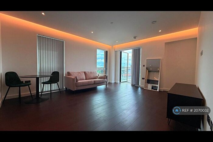 1 Bedroom Flat To Rent In Lanchester Way, London, SW11