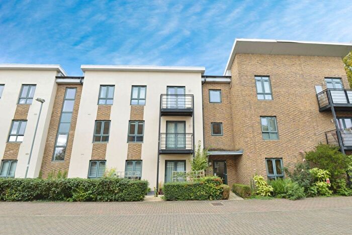2 Bedroom Flat For Sale In Sheldon Way, Berkhamsted, Hertfordshire, HP4