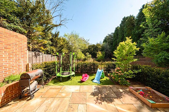 3 Bedroom Flat For Sale In Fairmont House, Hartley Old Road, Purley, CR8