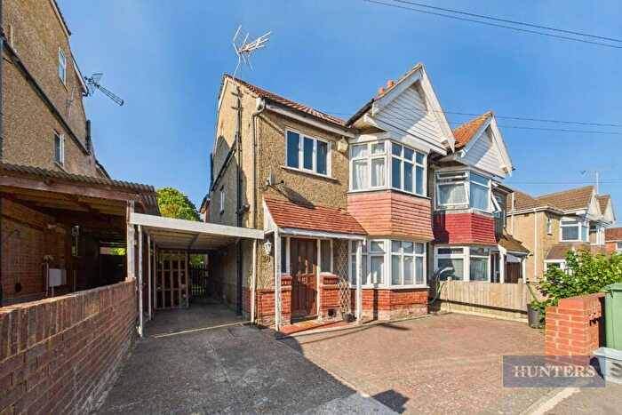 7 Bedroom Semi-Detached House To Rent In Ripstone Gardens, Highfield, Southampton, SO17