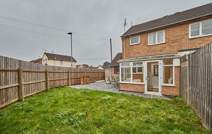 2 Bedroom Semi-Detached House For Sale In Woodbank, Burbage, LE10