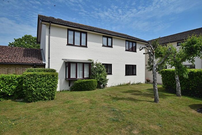 2 Bedroom Flat For Sale In Rothbury Park, New Milton, Hampshire., BH25