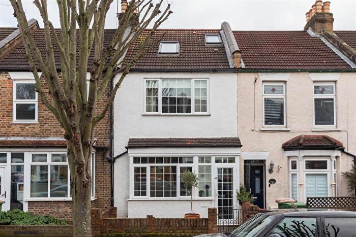 3 Bedroom House For Sale In Ridley Road, Forest Gate, E7