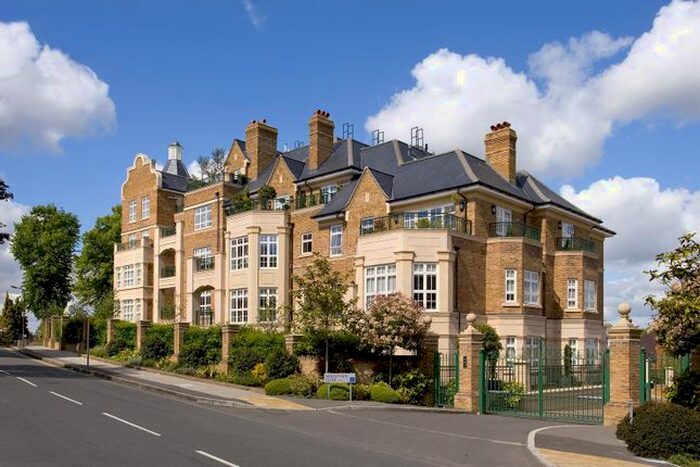 3 Bedroom Flat To Rent In Mountview Close, Hampstead Garden Suburb, NW11