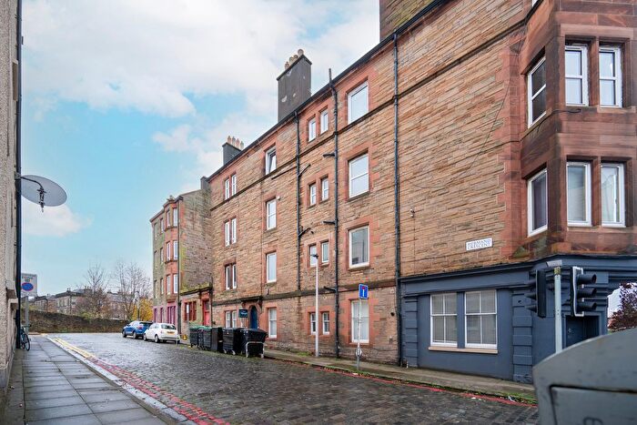2 Bedroom Flat To Rent In Hermand Crescent, Edinburgh, EH11