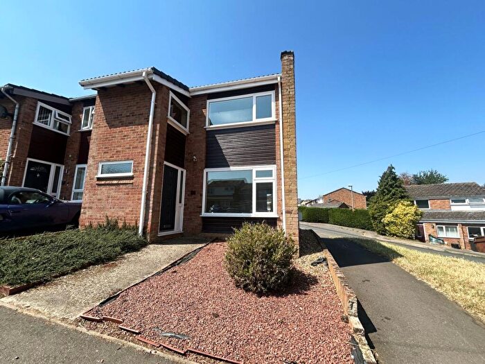3 Bedroom End Of Terrace House For Sale In Downside Gardens, Potton, Sandy, SG19